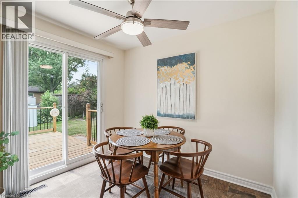 504 Kenmarr Crescent, Burlington, ON - Indoor Photo Showing Dining Room