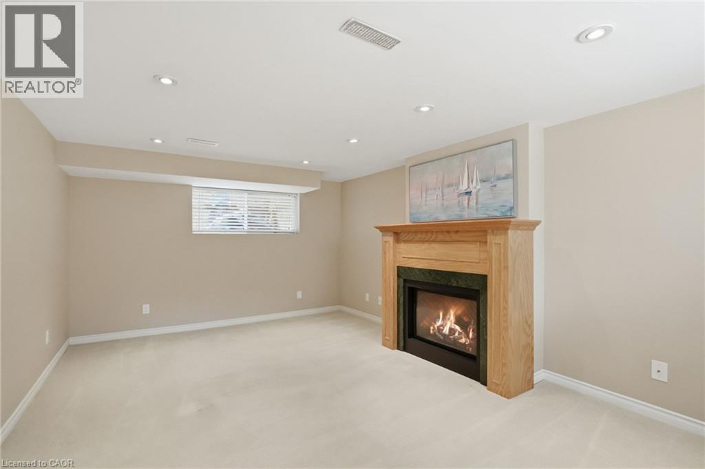 504 Kenmarr Crescent, Burlington, ON - Indoor With Fireplace