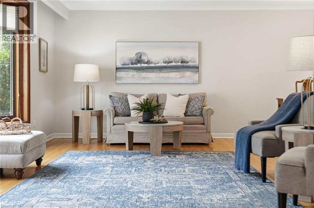 504 Kenmarr Crescent, Burlington, ON - Indoor Photo Showing Living Room