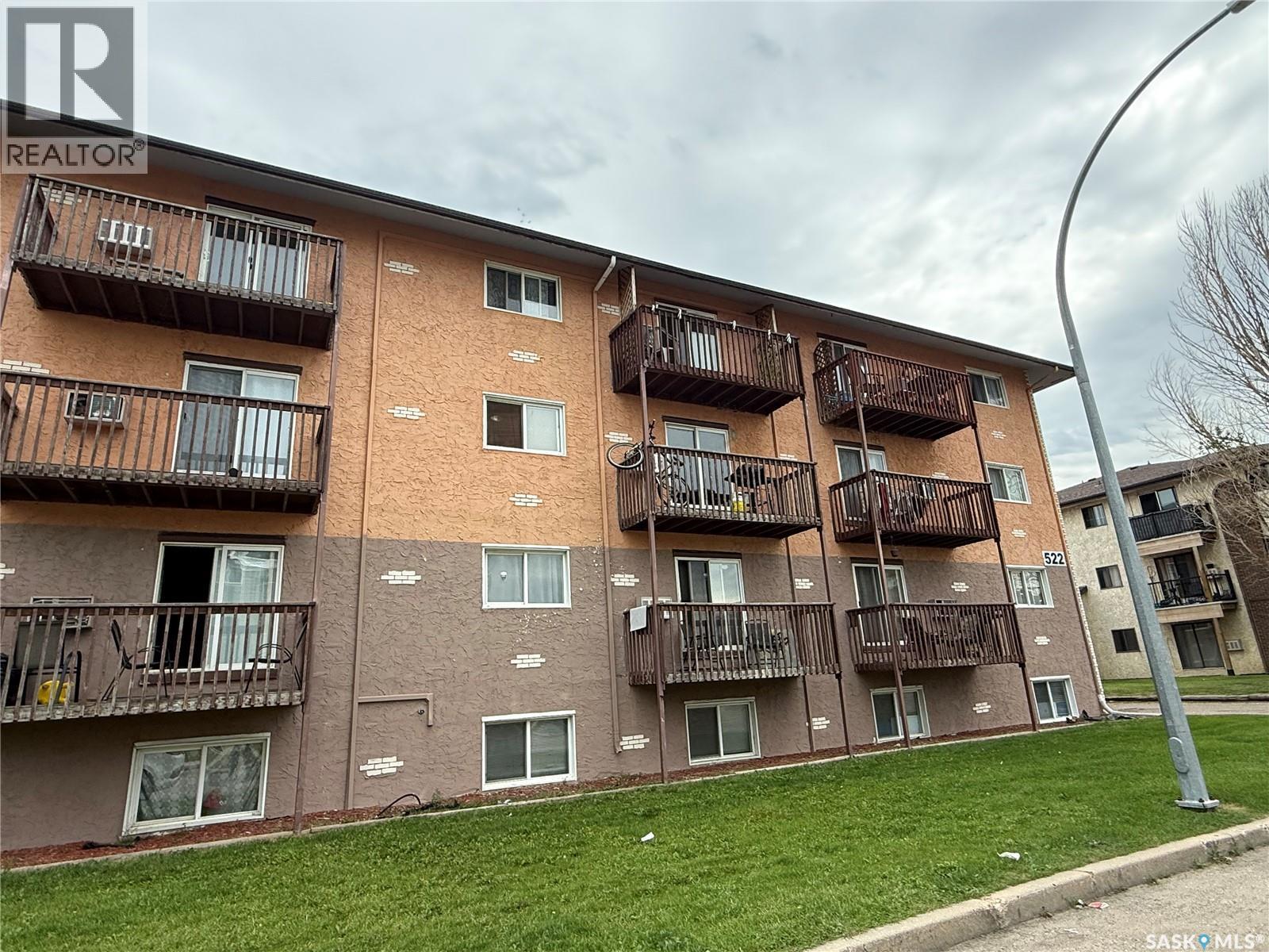 403 522 X Avenue S, Saskatoon, SK - Outdoor With Exterior