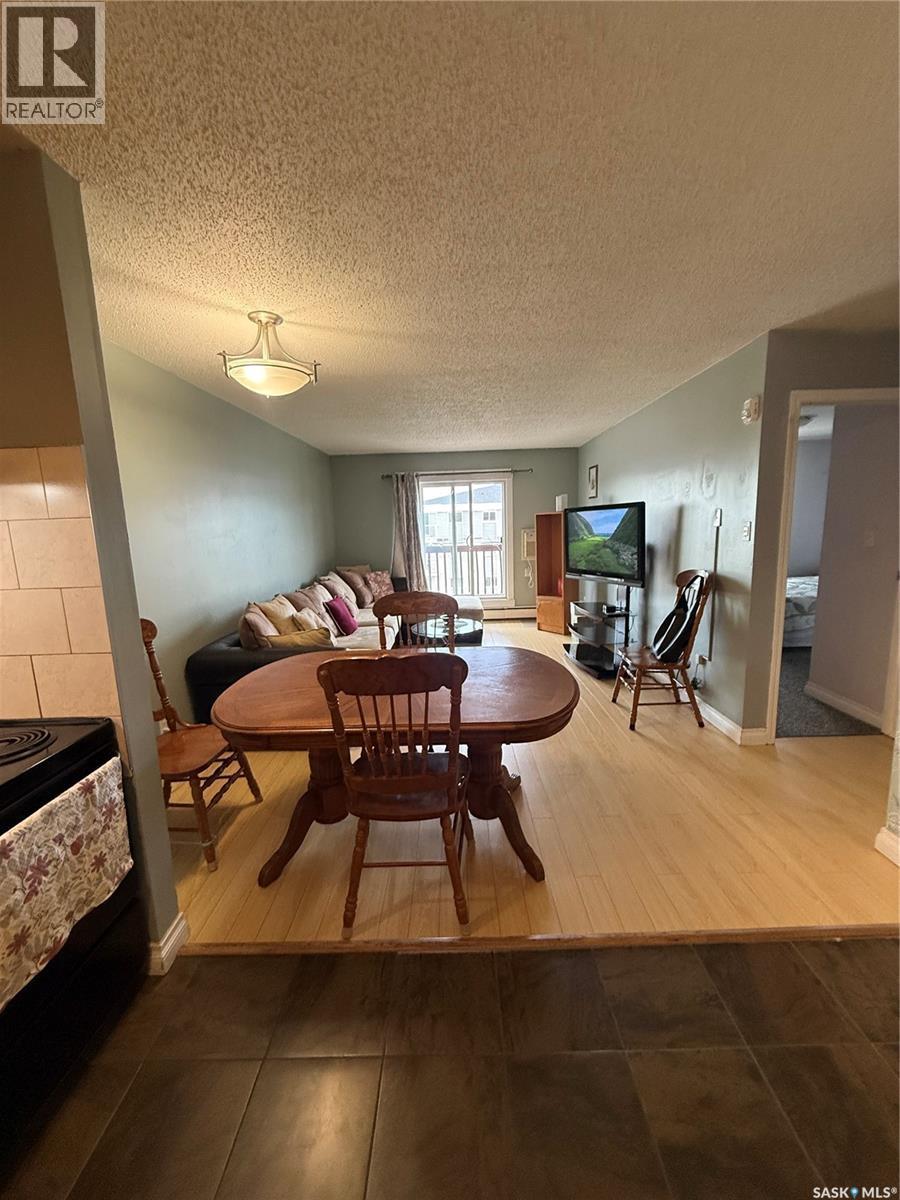 403 522 X Avenue S, Saskatoon, SK - Indoor