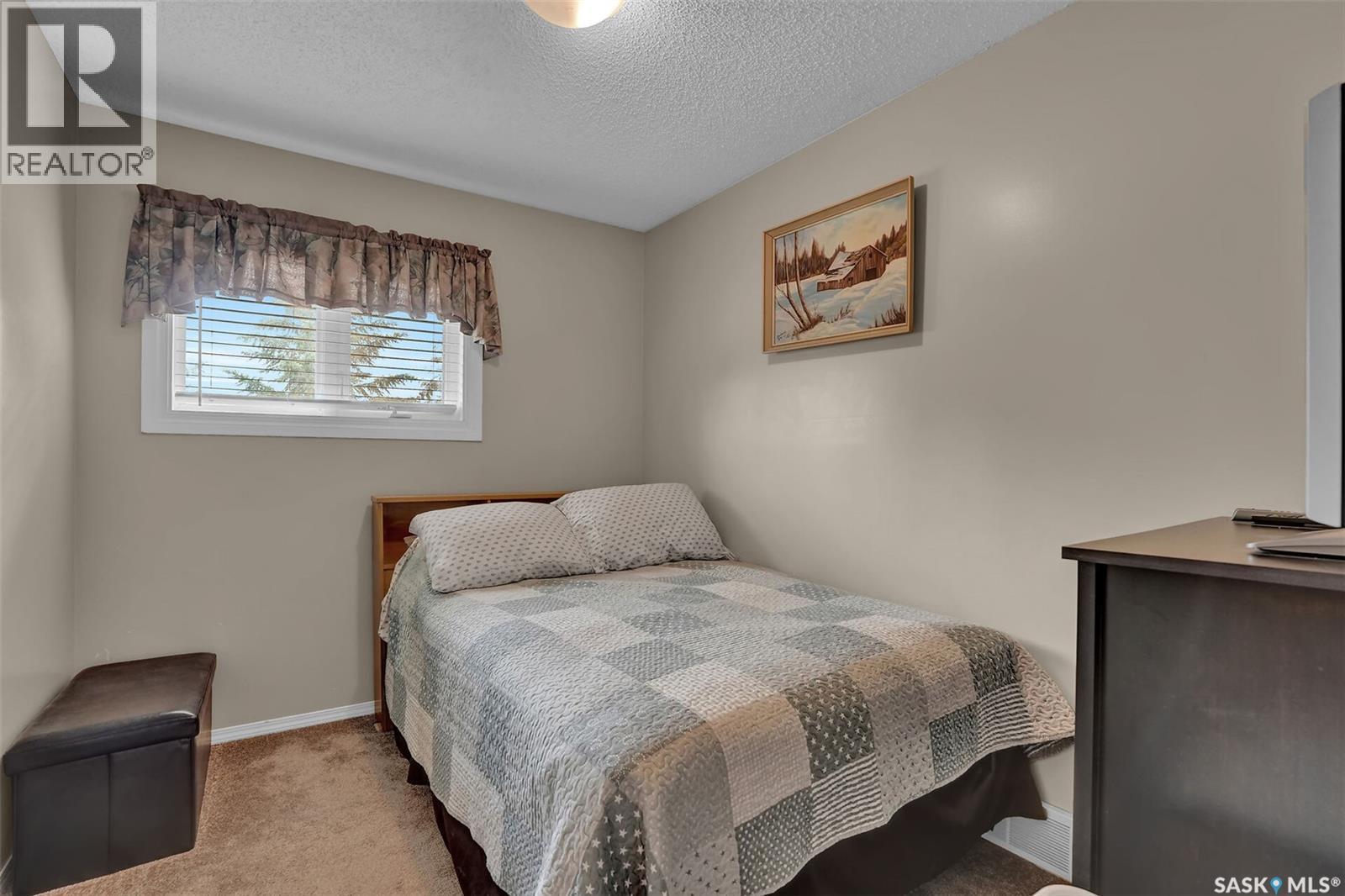 246/242 Westview Drive, Balgonie, SK - Indoor Photo Showing Bedroom