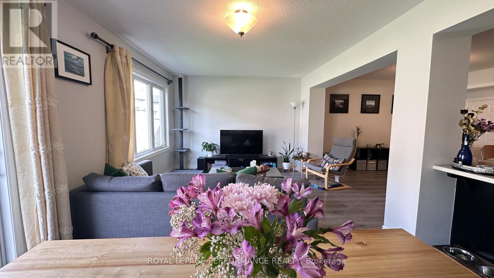 128 Lanceleaf Way, Ottawa, ON - Indoor Photo Showing Other Room