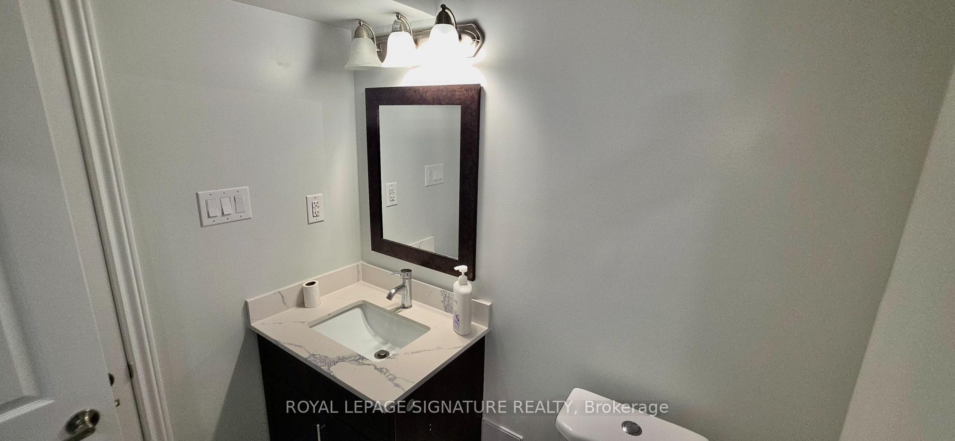 16A Hutton Crescent, Caledon, ON - Indoor Photo Showing Bathroom