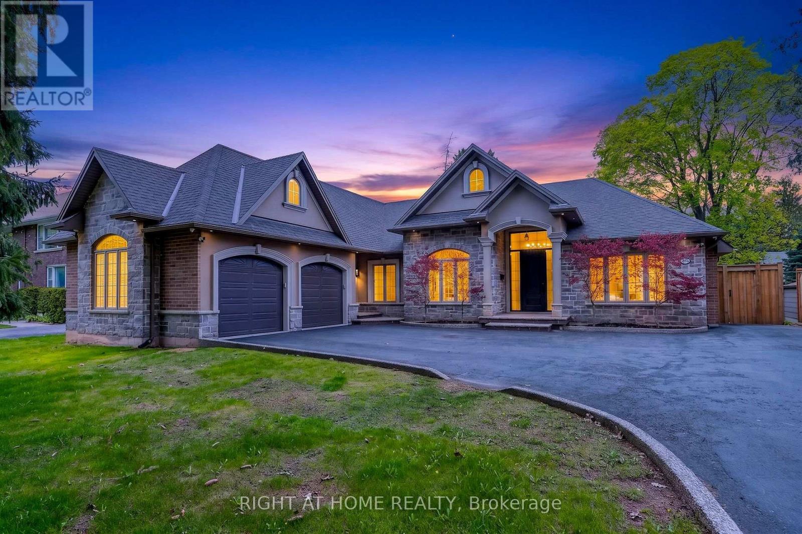 775 King Road, Burlington, ON - Outdoor With Deck Patio Veranda With Facade