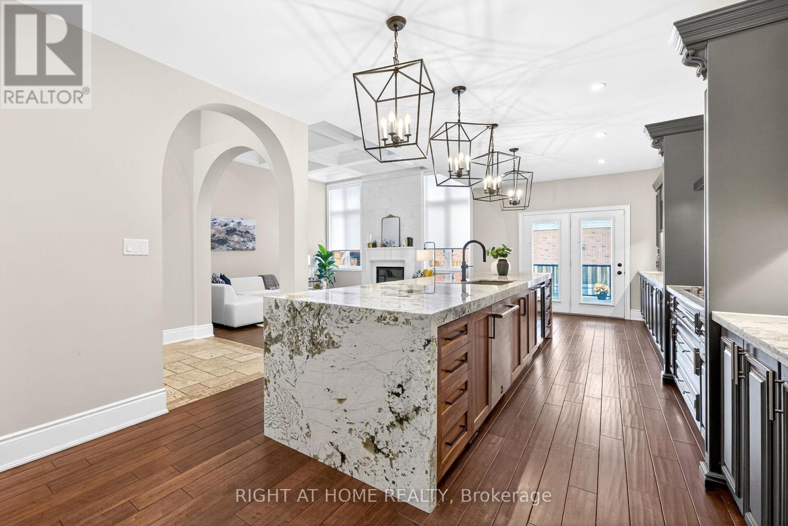 775 King Road, Burlington, ON - Indoor Photo Showing Kitchen