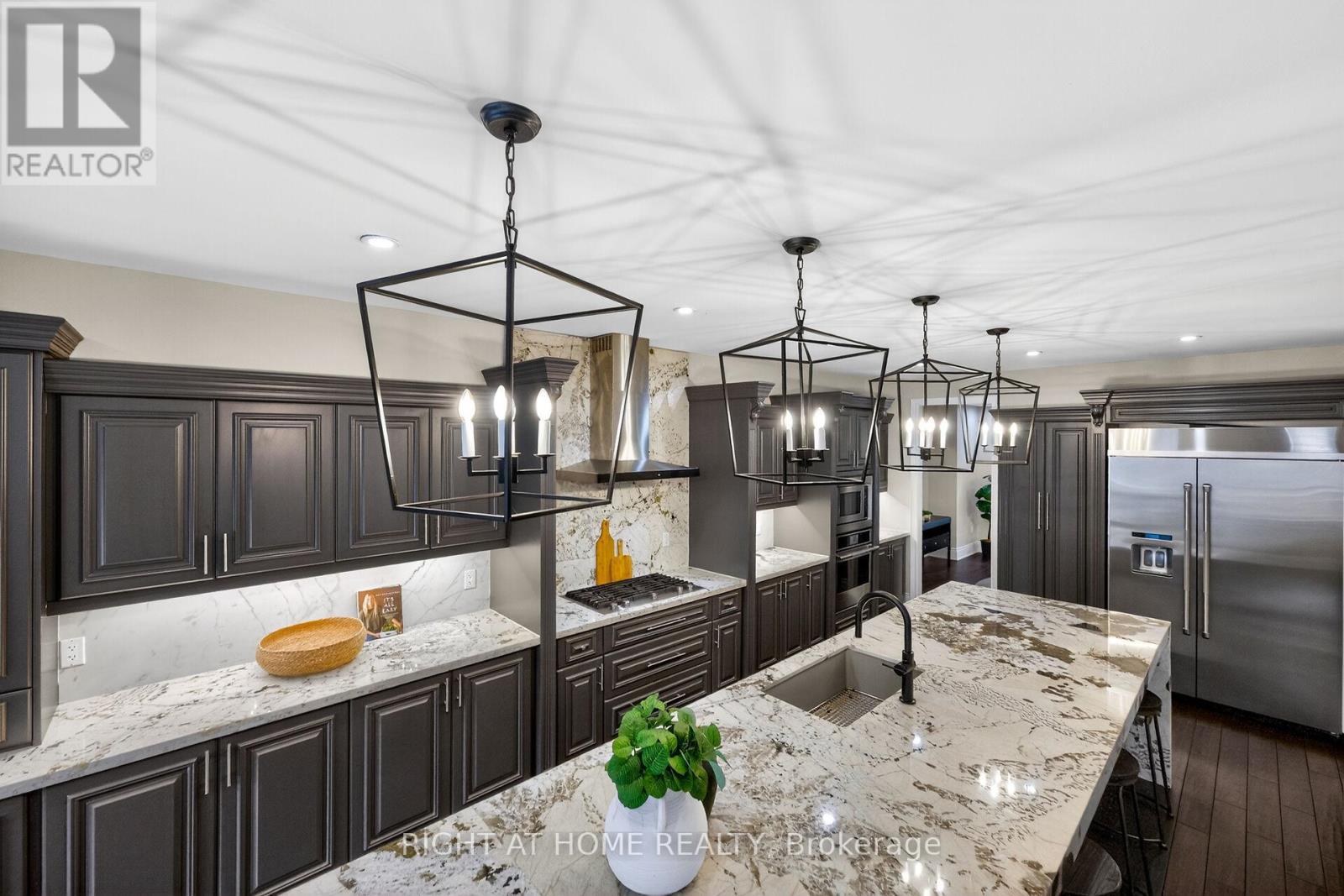 775 King Road, Burlington, ON - Indoor Photo Showing Kitchen With Upgraded Kitchen