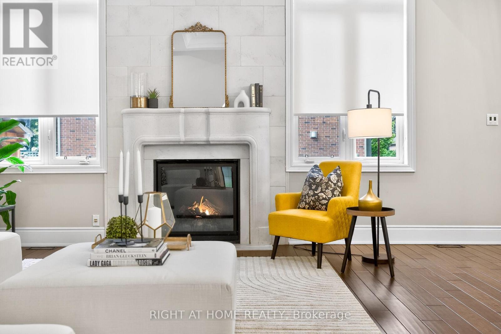 775 King Road, Burlington, ON - Indoor Photo Showing Living Room With Fireplace