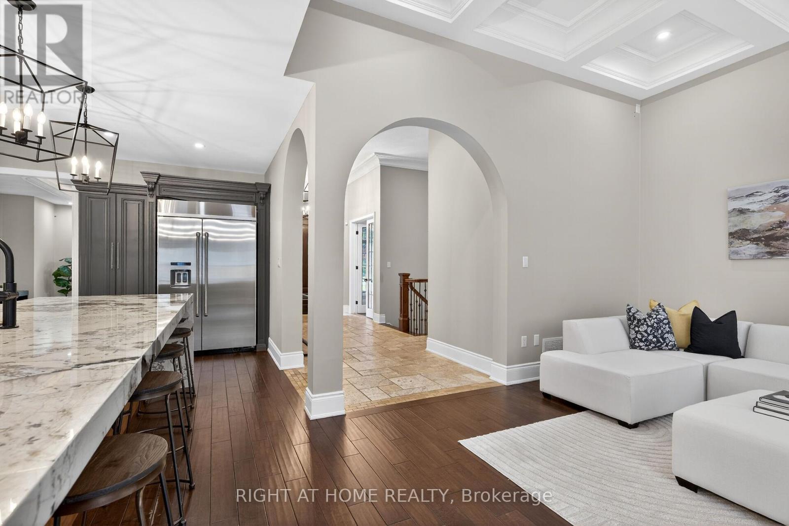 775 King Road, Burlington, ON - Indoor Photo Showing Living Room