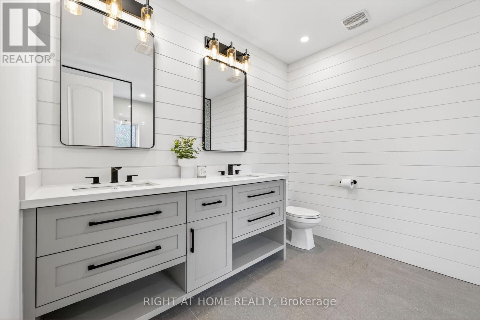 775 King Road, Burlington, ON - Indoor Photo Showing Bathroom