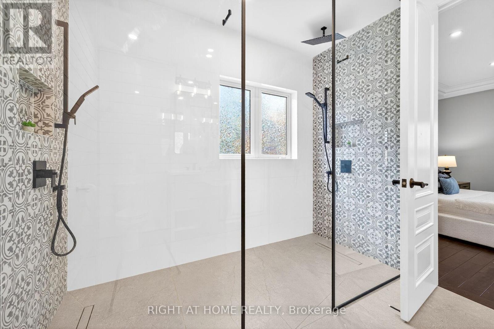 775 King Road, Burlington, ON - Indoor Photo Showing Bathroom