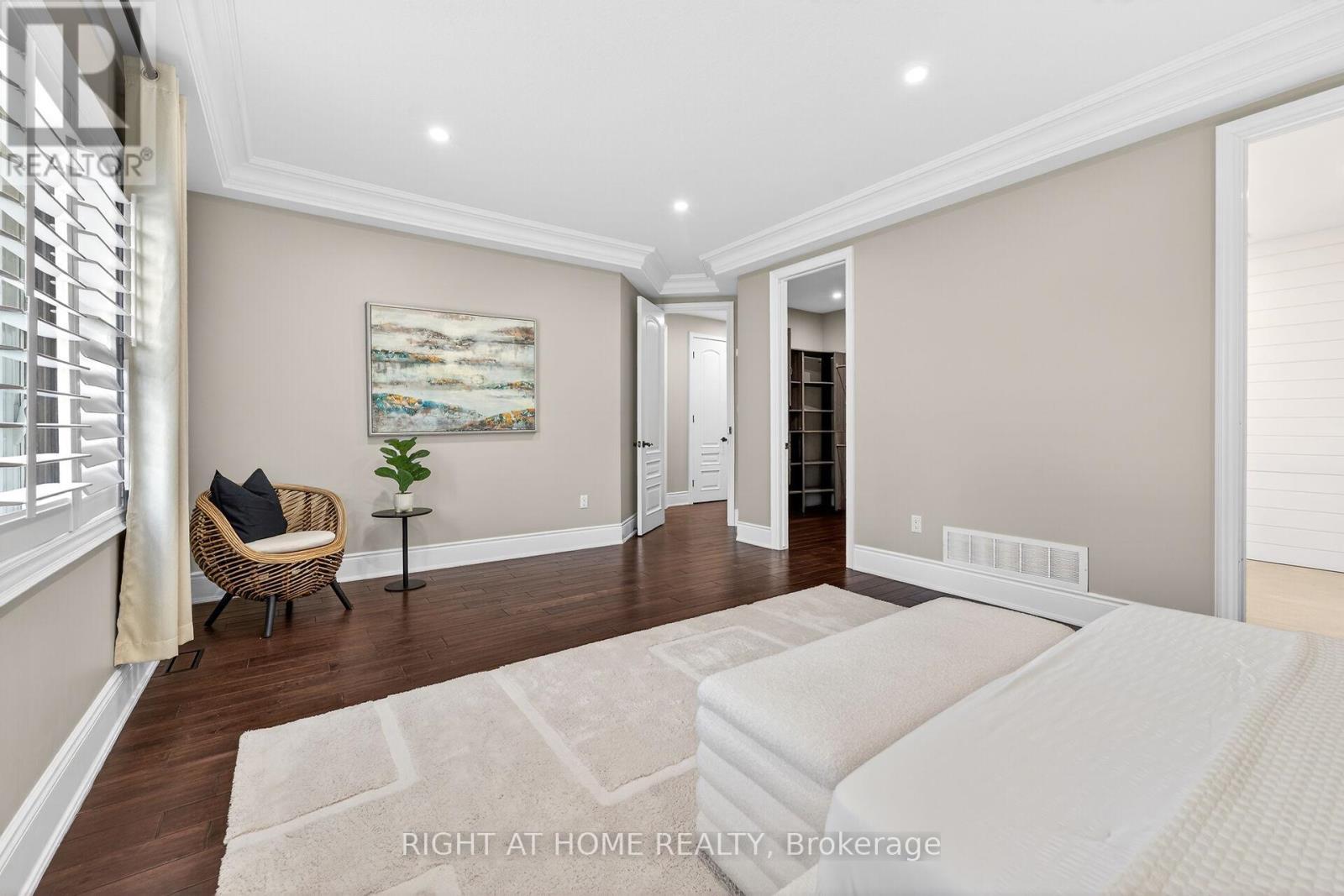 775 King Road, Burlington, ON - Indoor