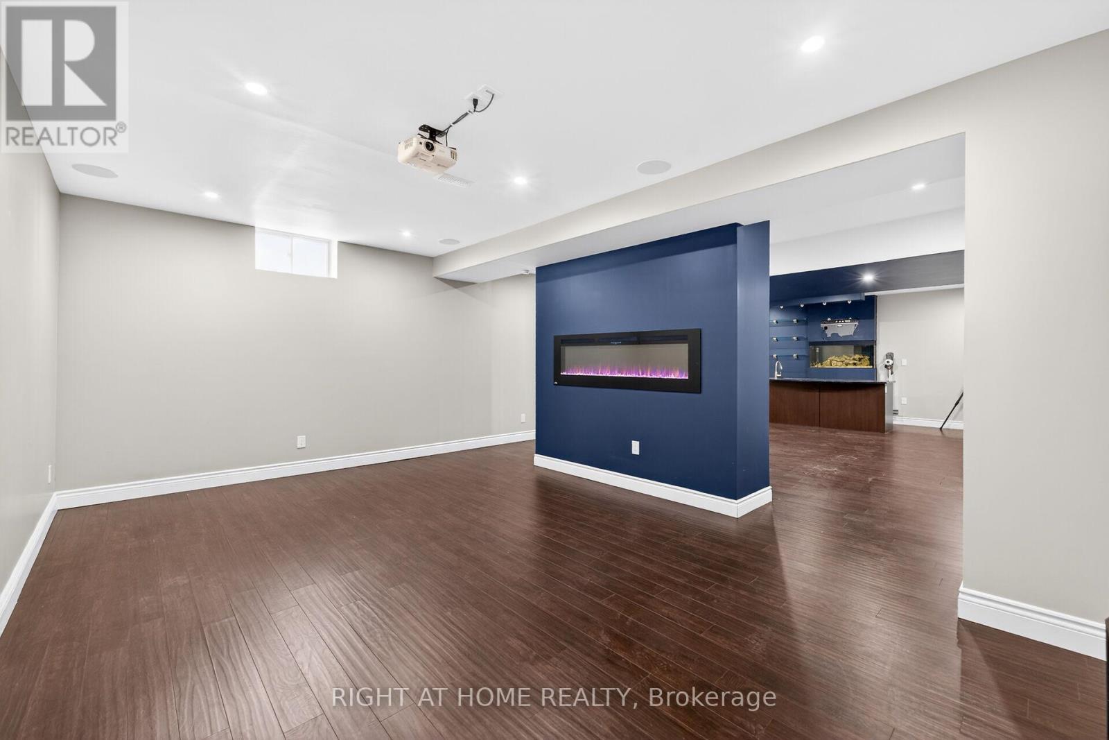 775 King Road, Burlington, ON - Indoor