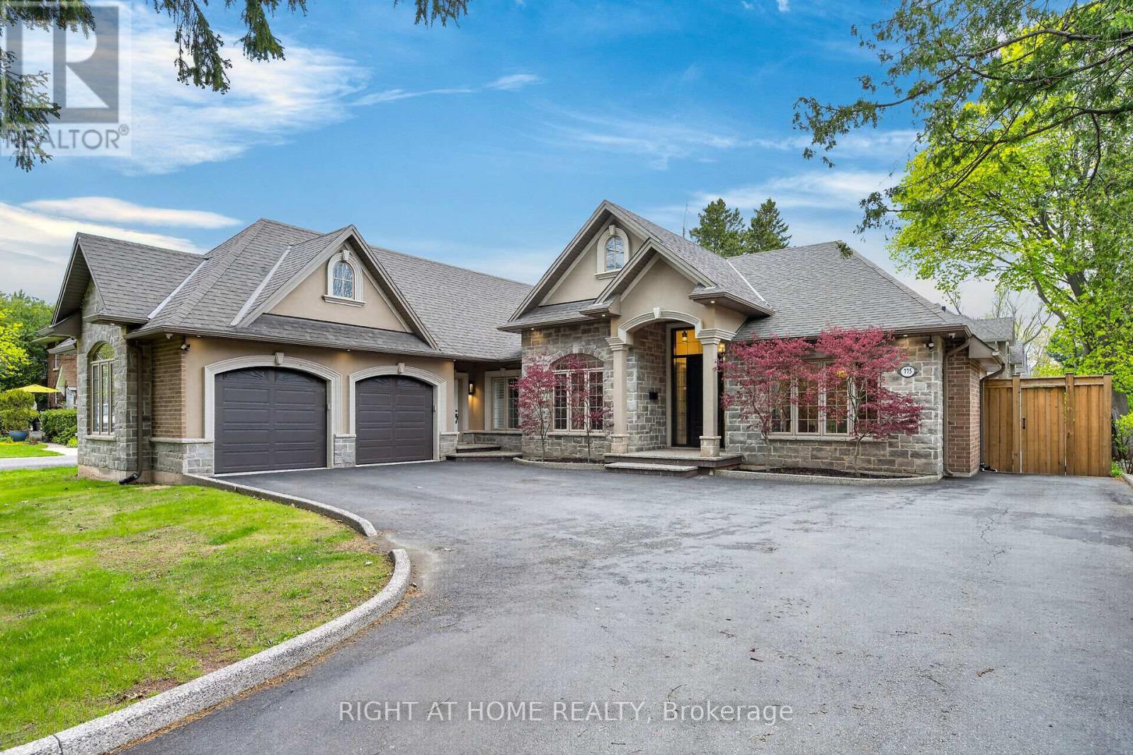 775 King Road, Burlington, ON - Outdoor With Facade