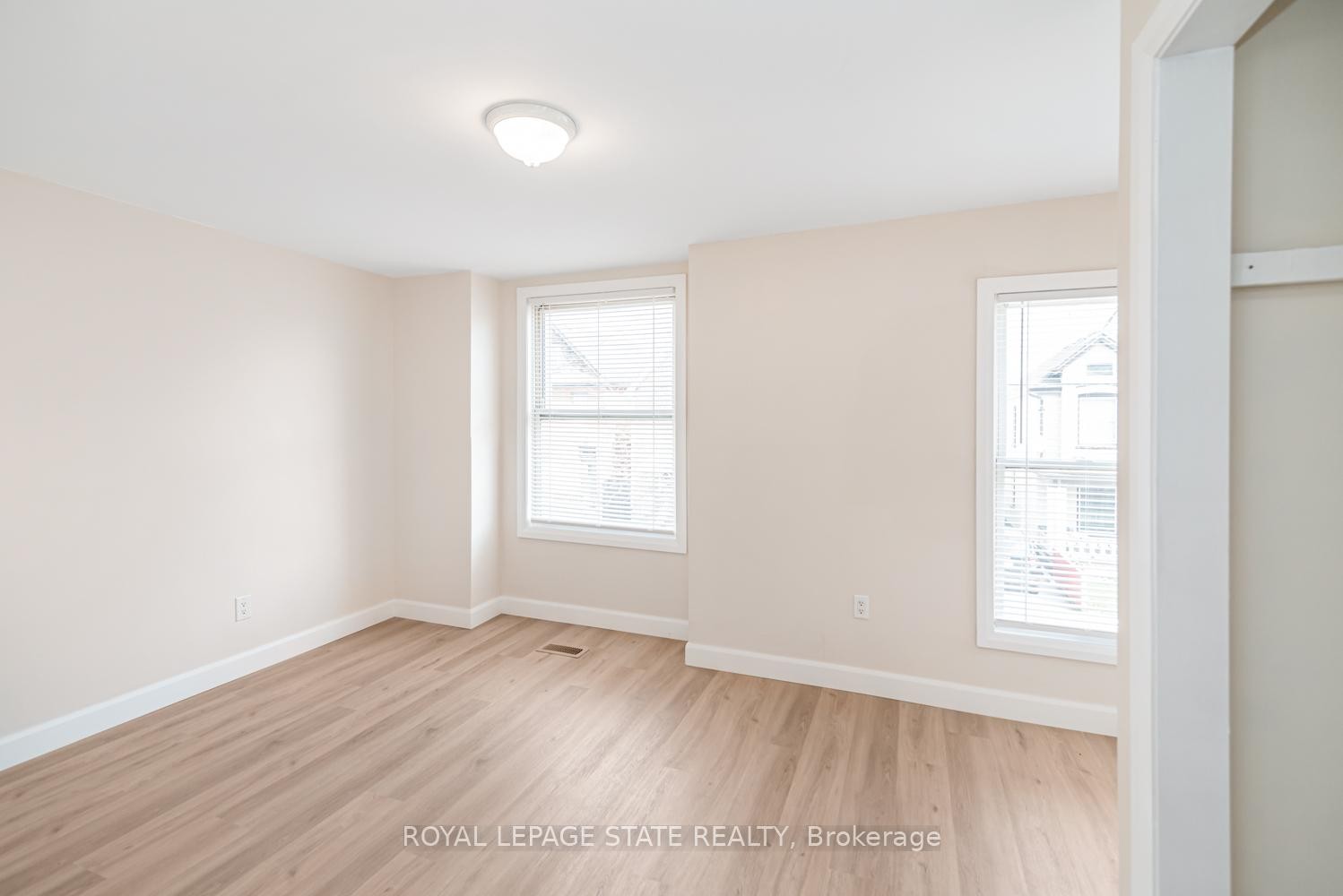 60 Keith Street, Hamilton, ON - Indoor Photo Showing Other Room
