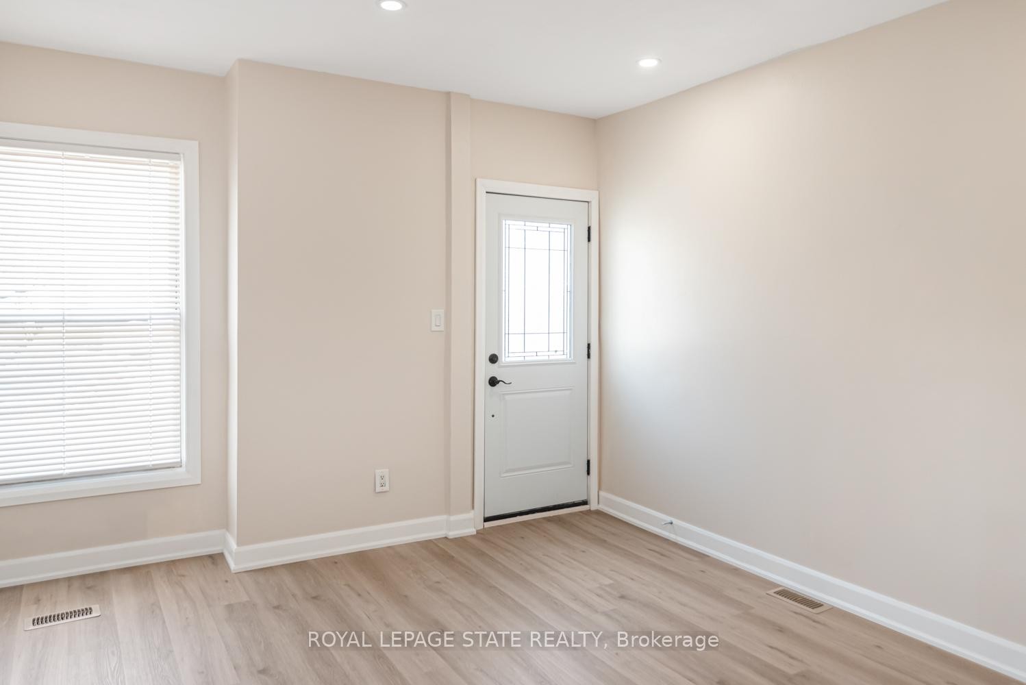 60 Keith Street, Hamilton, ON - Indoor Photo Showing Other Room