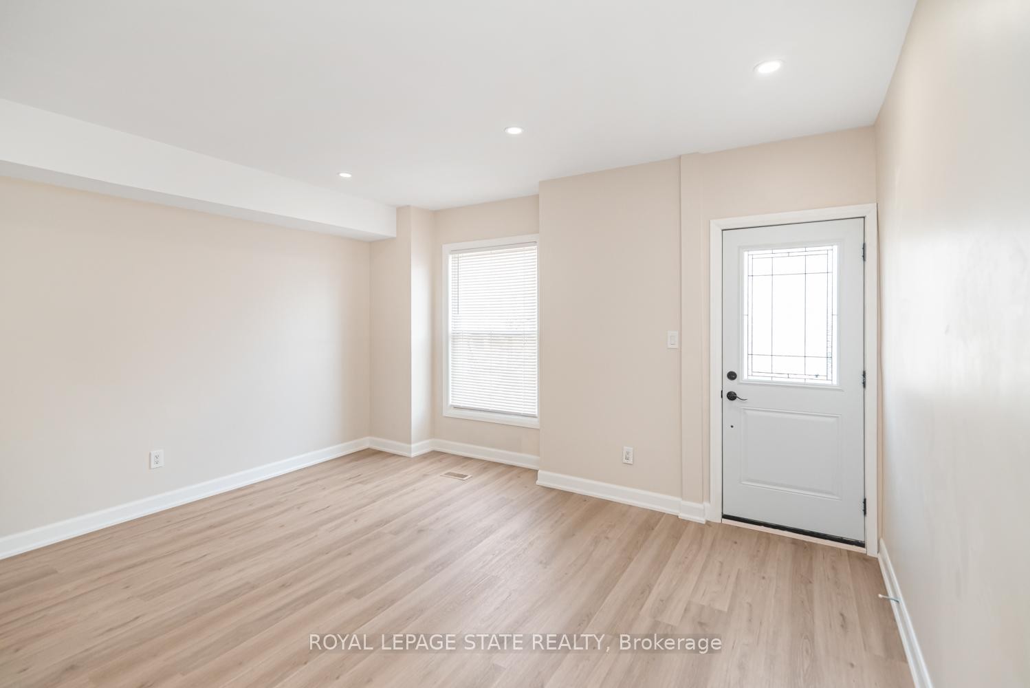60 Keith Street, Hamilton, ON - Indoor Photo Showing Other Room