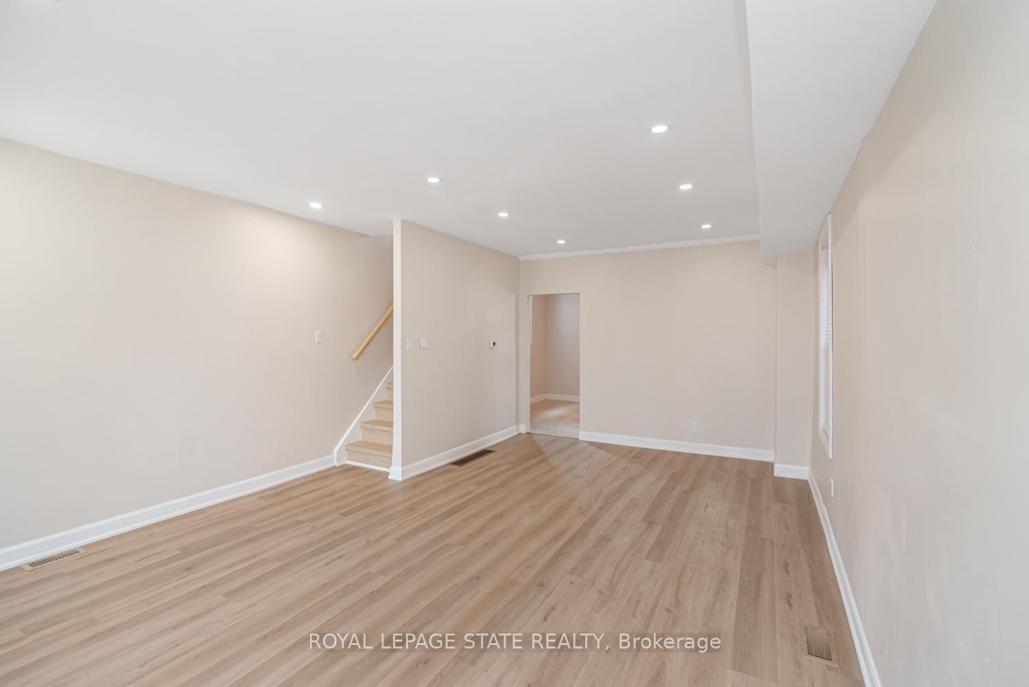 60 Keith Street, Hamilton, ON - Indoor Photo Showing Other Room