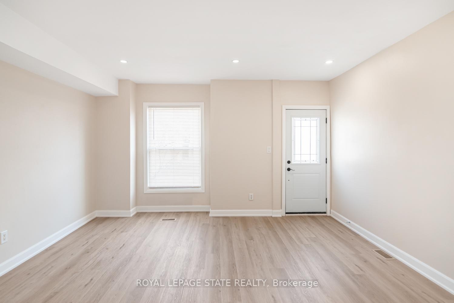 60 Keith Street, Hamilton, ON - Indoor Photo Showing Other Room