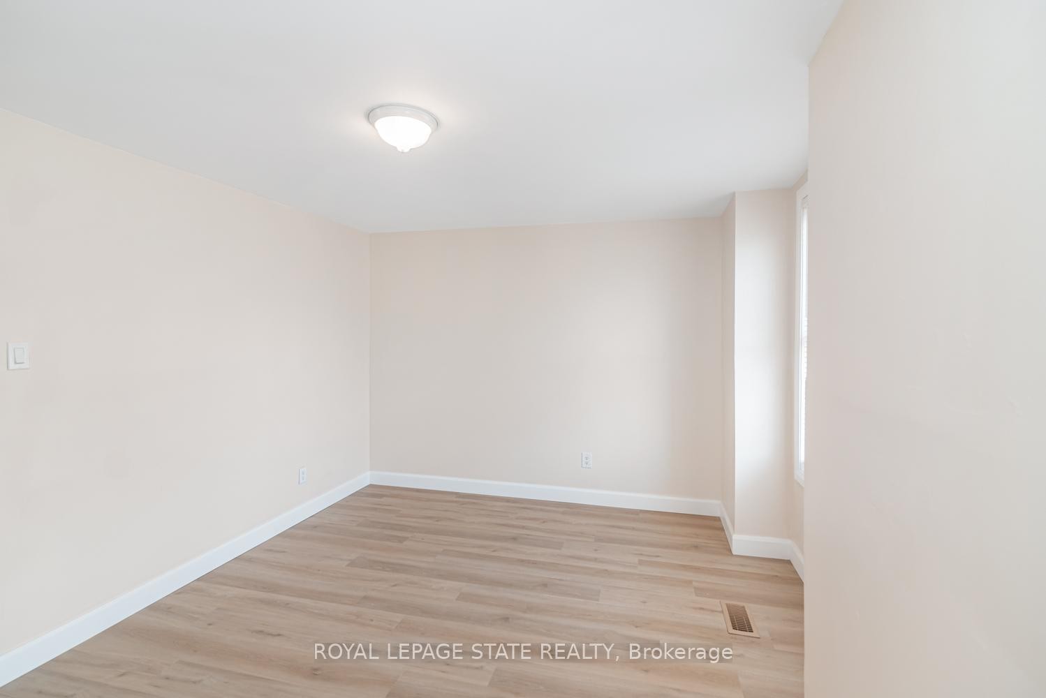 60 Keith Street, Hamilton, ON - Indoor Photo Showing Other Room