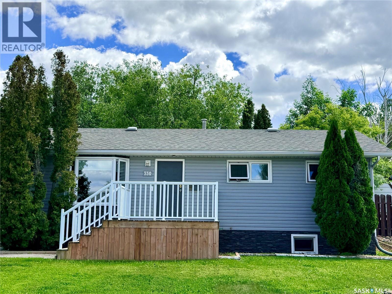 330 Aspen Drive, Swift Current, SK - Outdoor