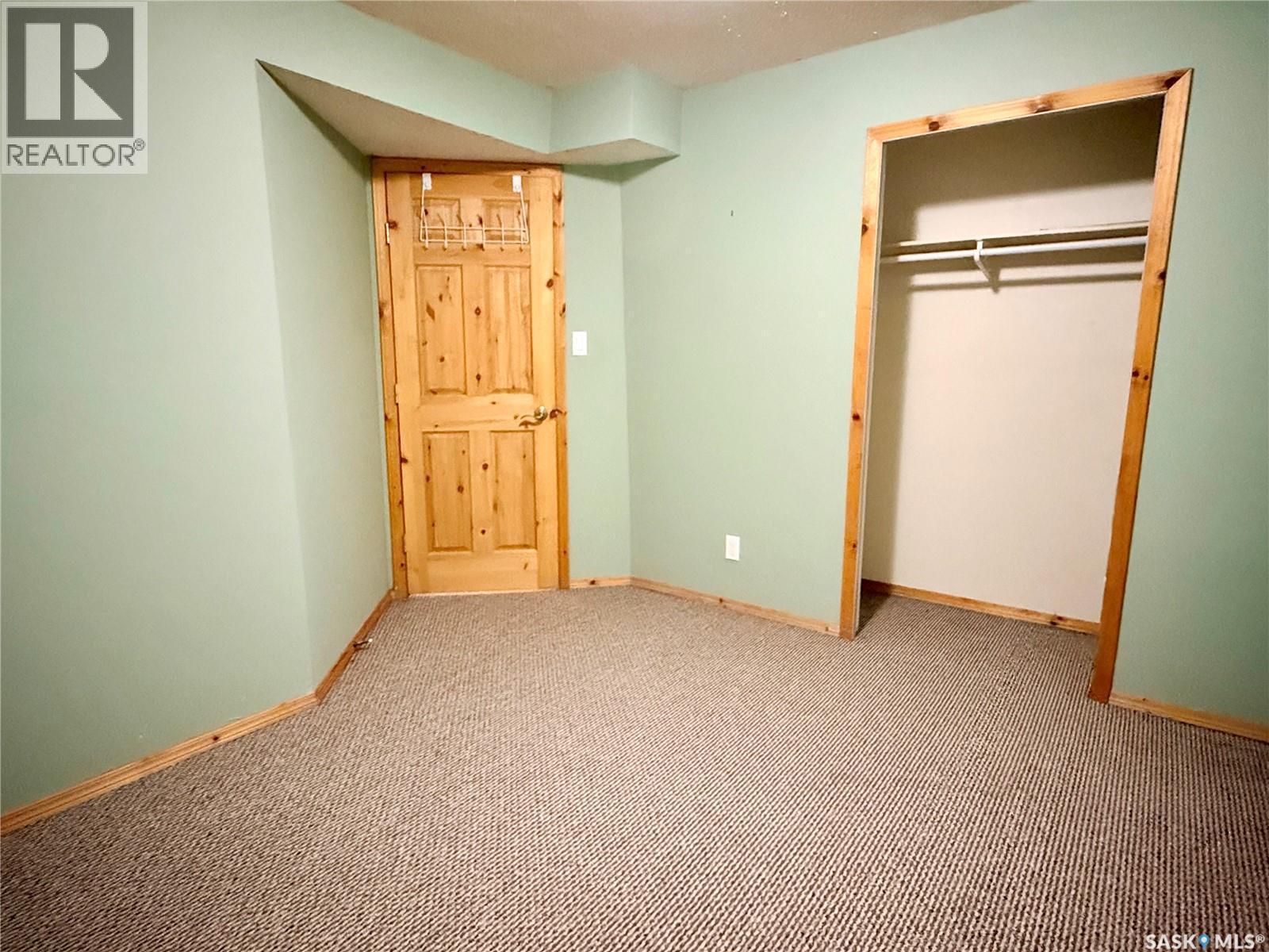 330 Aspen Drive, Swift Current, SK - Indoor Photo Showing Other Room