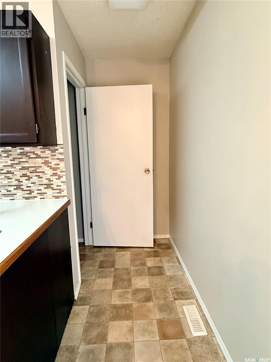 330 Aspen Drive, Swift Current, SK - Indoor Photo Showing Other Room