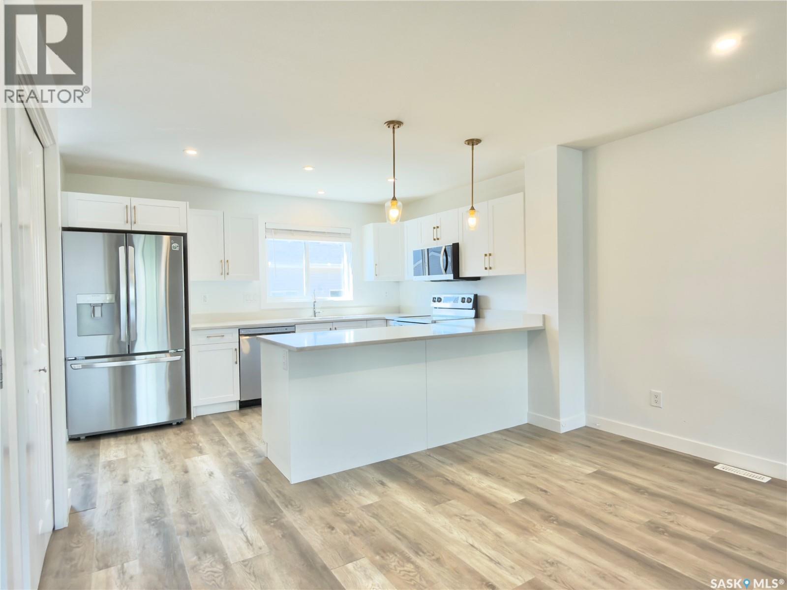128 Westfield Road, Saskatoon, SK - Indoor Photo Showing Kitchen With Stainless Steel Kitchen With Upgraded Kitchen