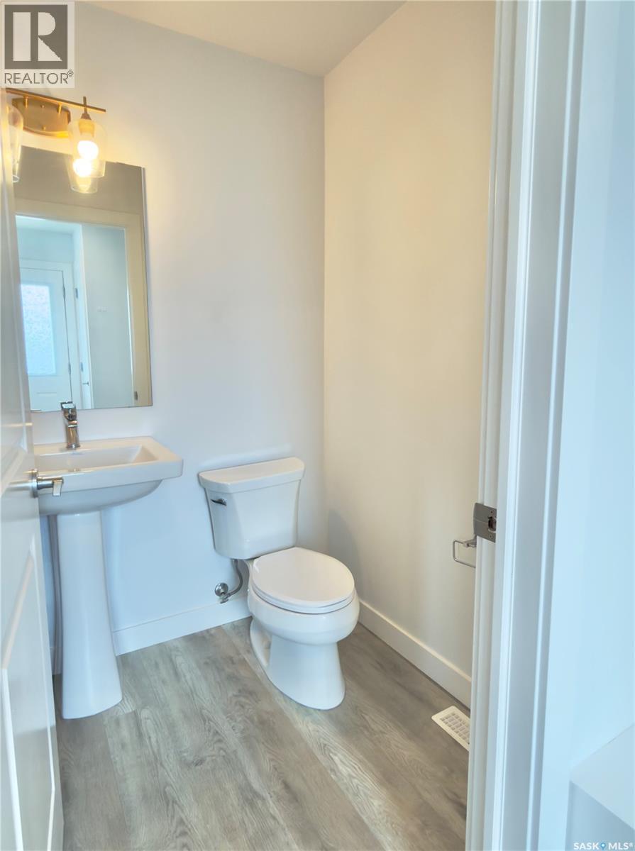 128 Westfield Road, Saskatoon, SK - Indoor Photo Showing Bathroom