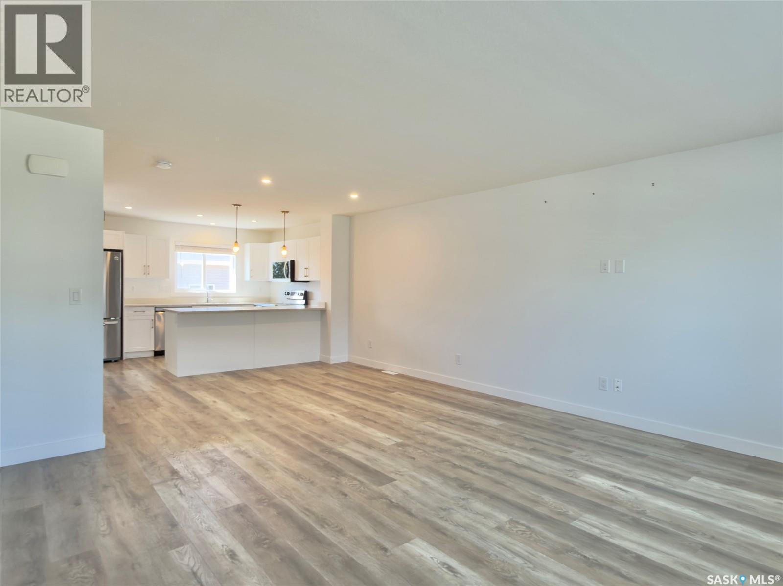128 Westfield Road, Saskatoon, SK - Indoor Photo Showing Kitchen