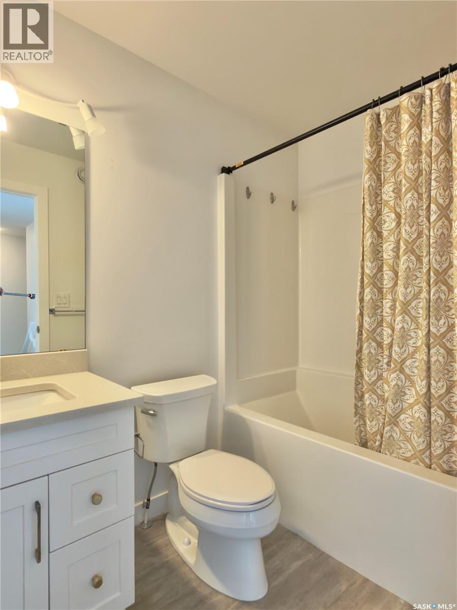 128 Westfield Road, Saskatoon, SK - Indoor Photo Showing Bathroom