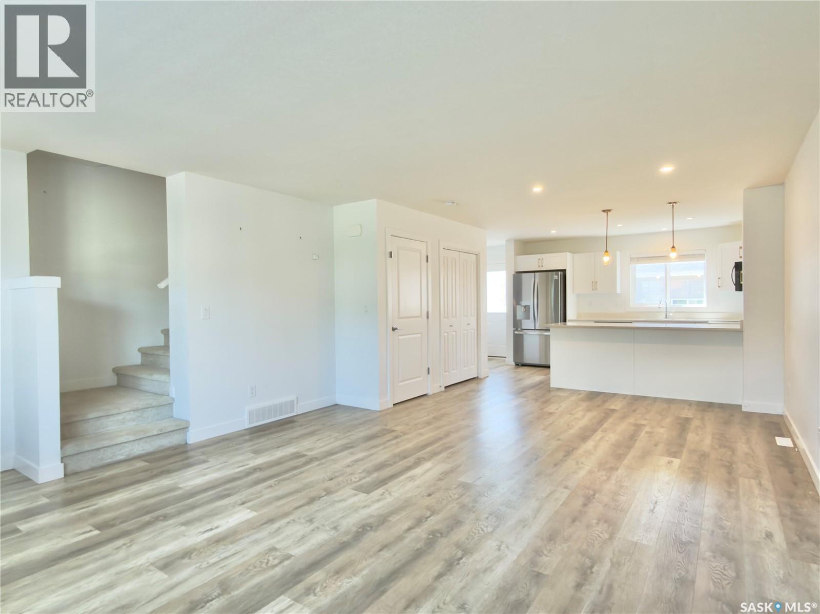 128 Westfield Road, Saskatoon, SK - Indoor Photo Showing Kitchen