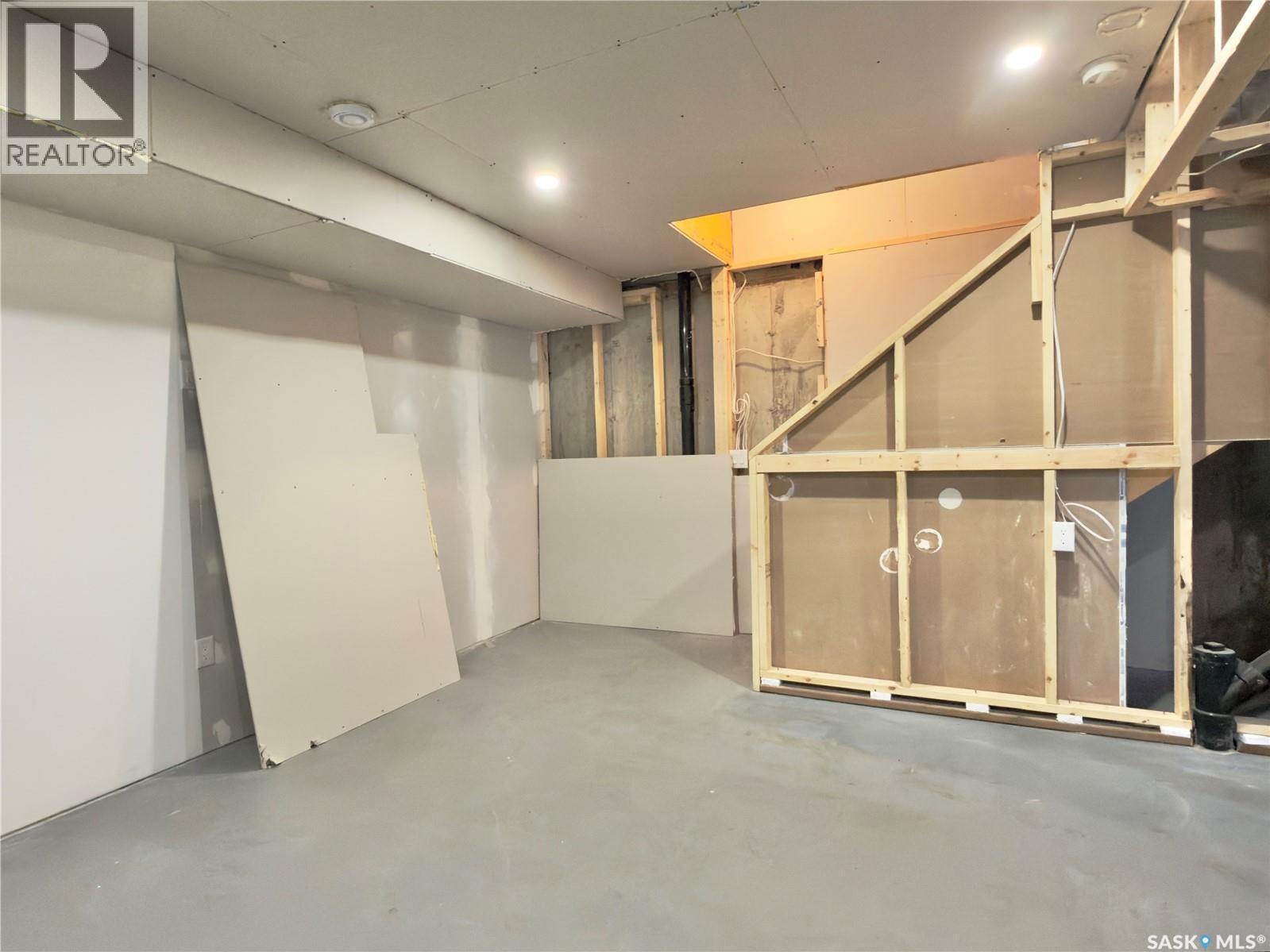 128 Westfield Road, Saskatoon, SK - Indoor