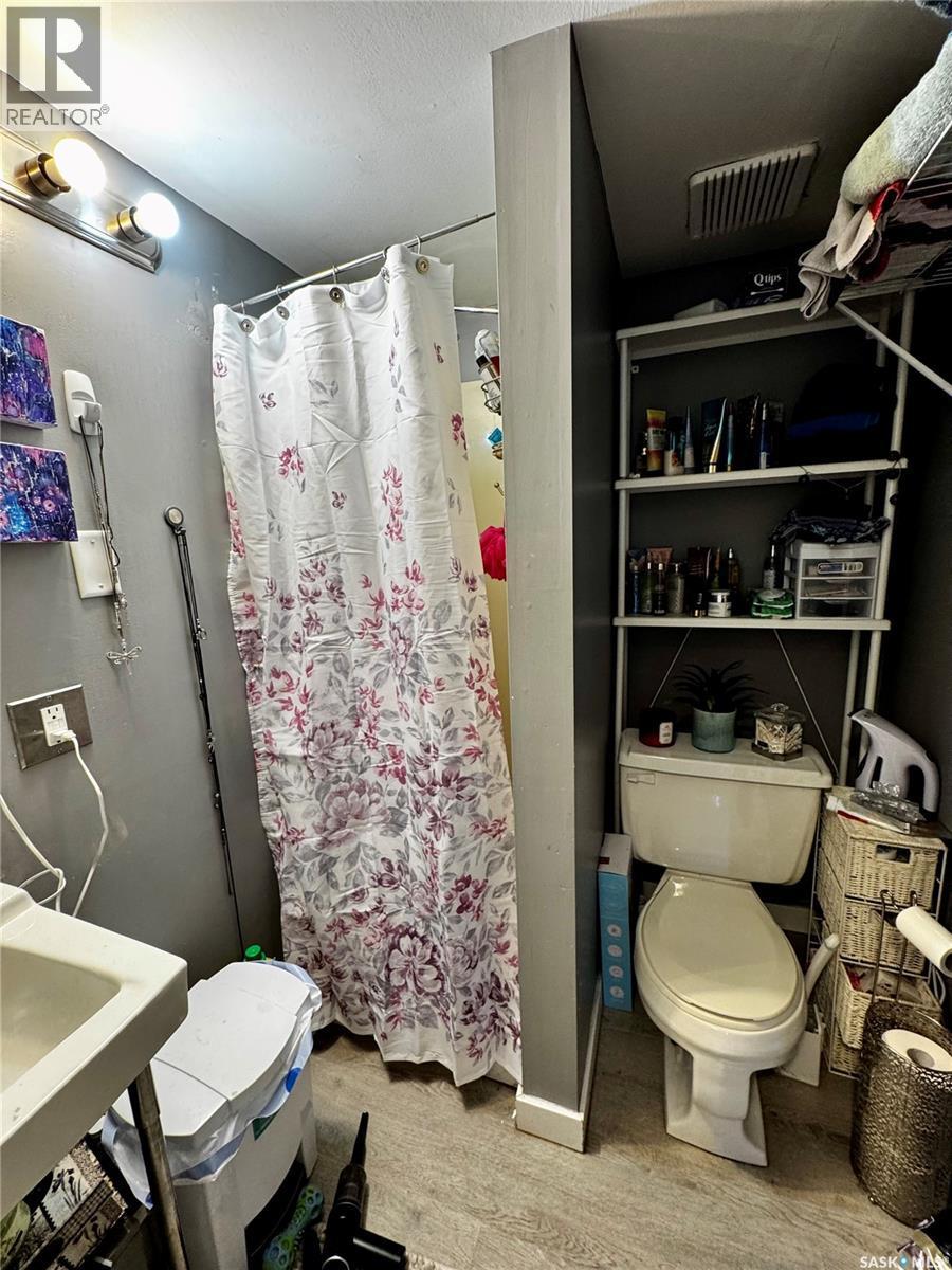 3554 Fairlight Drive, Saskatoon, SK - Indoor Photo Showing Bathroom