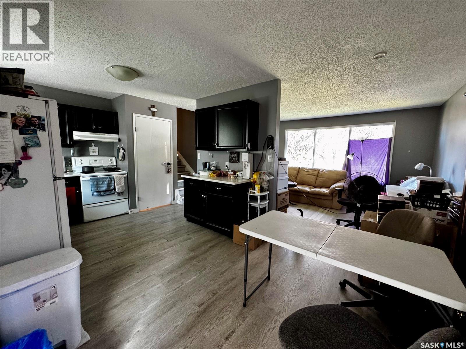 3554 Fairlight Drive, Saskatoon, SK - Indoor Photo Showing Living Room
