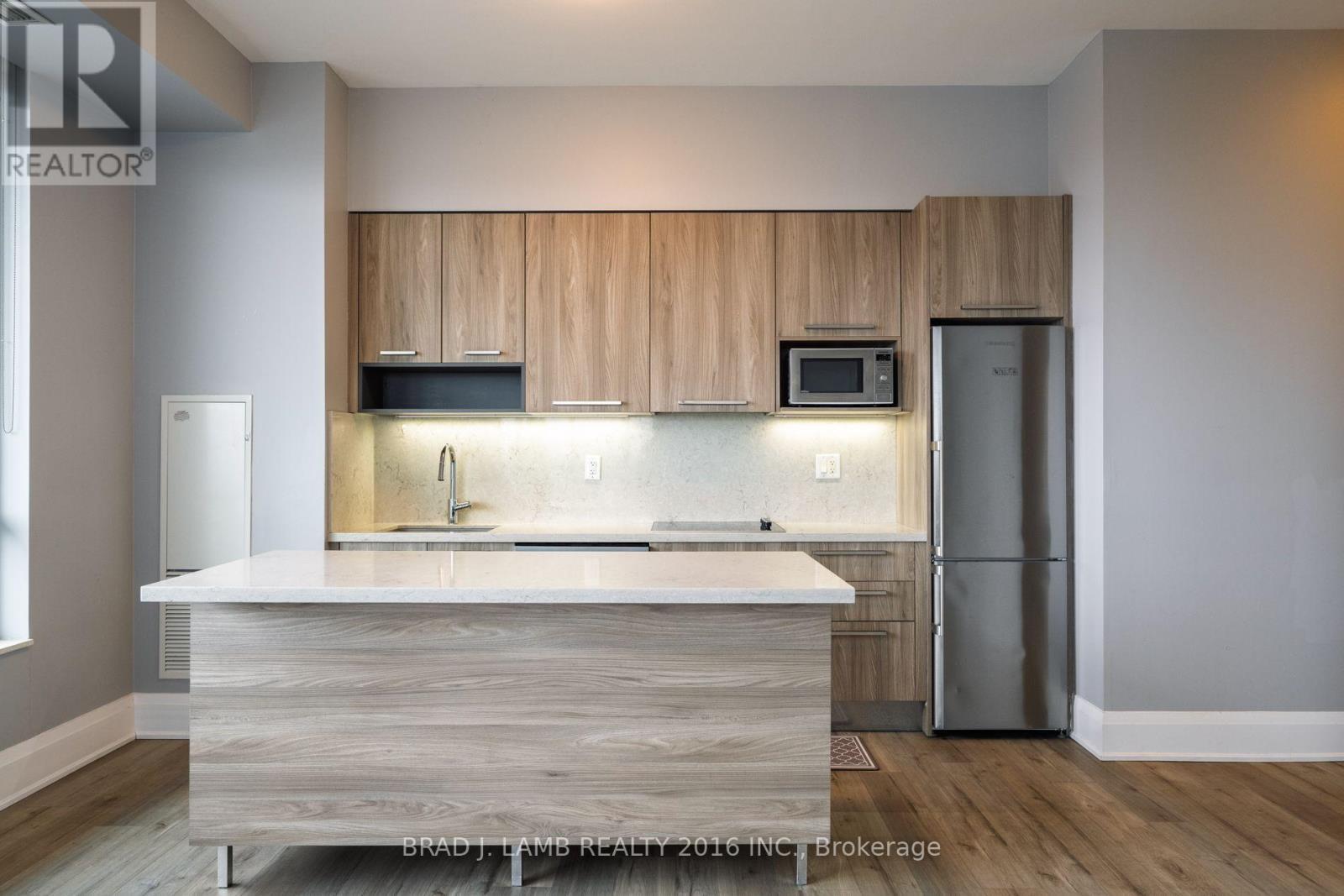 #4303 - 36 Park Lawn Road, Toronto, ON - Indoor Photo Showing Kitchen With Upgraded Kitchen