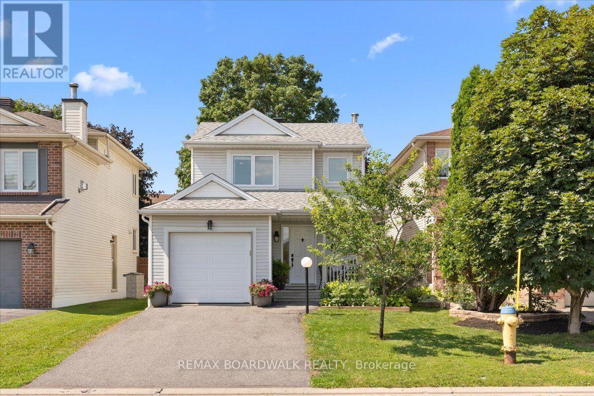 43 Peacock Crescent, Ottawa, ON - Outdoor With Facade