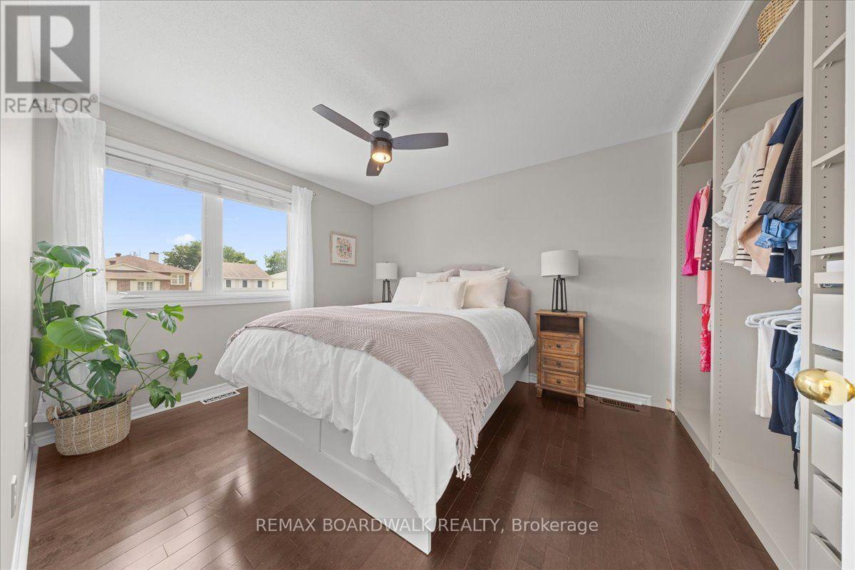 43 Peacock Crescent, Ottawa, ON - Indoor Photo Showing Bedroom