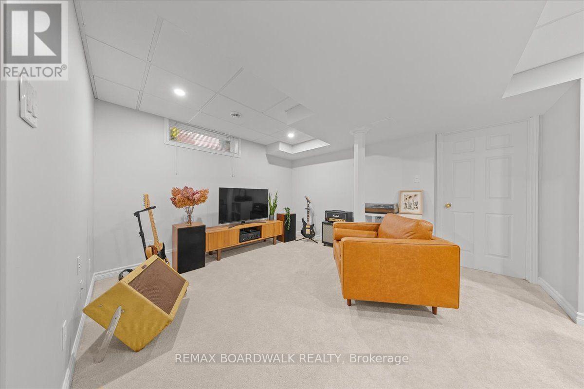 43 Peacock Crescent, Ottawa, ON - Indoor
