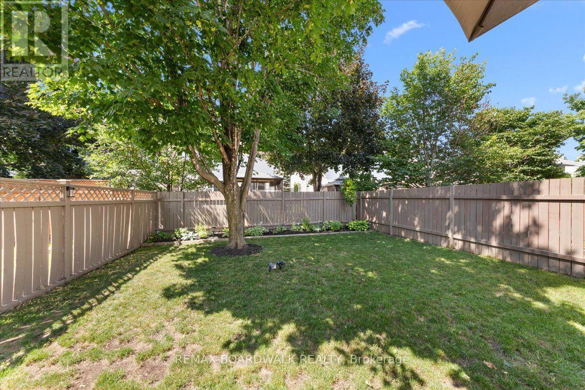 43 Peacock Crescent, Ottawa, ON - Outdoor With Backyard
