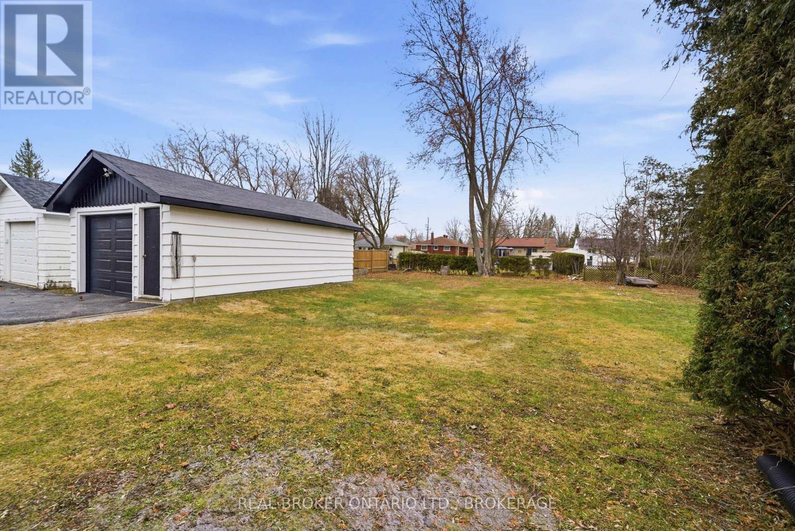 1205 Osborne Avenue, Cornwall, ON - Outdoor