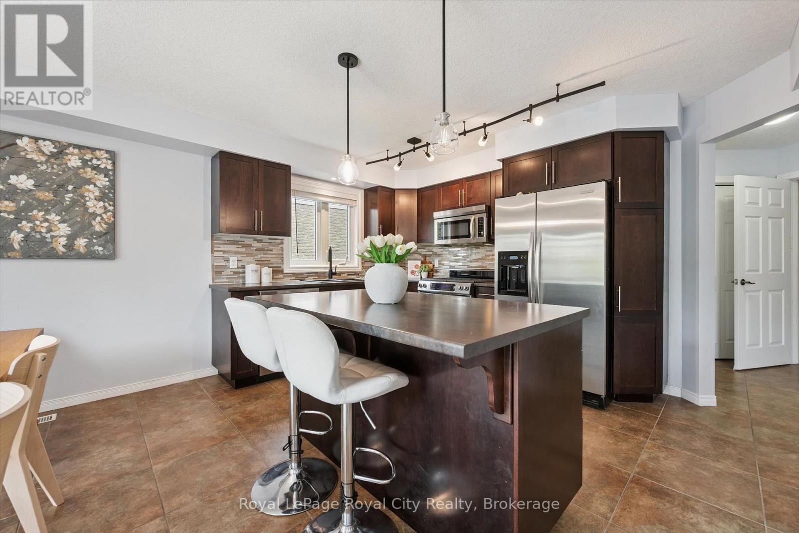 138 Flanders Road, Waterloo, ON - Indoor