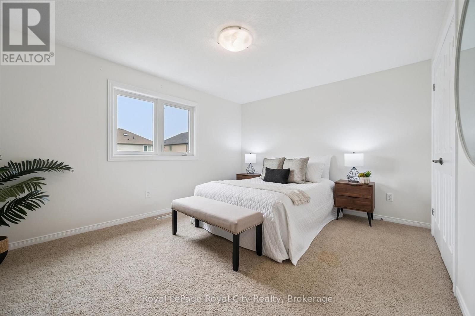 138 Flanders Road, Waterloo, ON - Indoor Photo Showing Bedroom