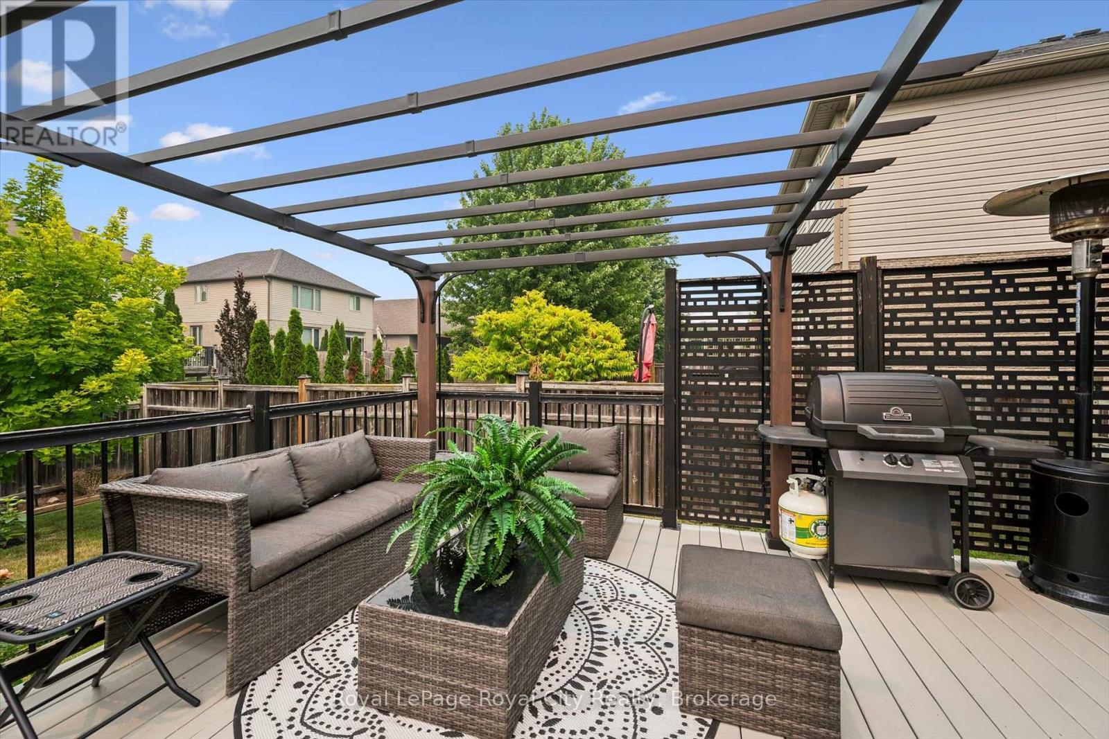 138 Flanders Road, Waterloo, ON - Outdoor With Deck Patio Veranda