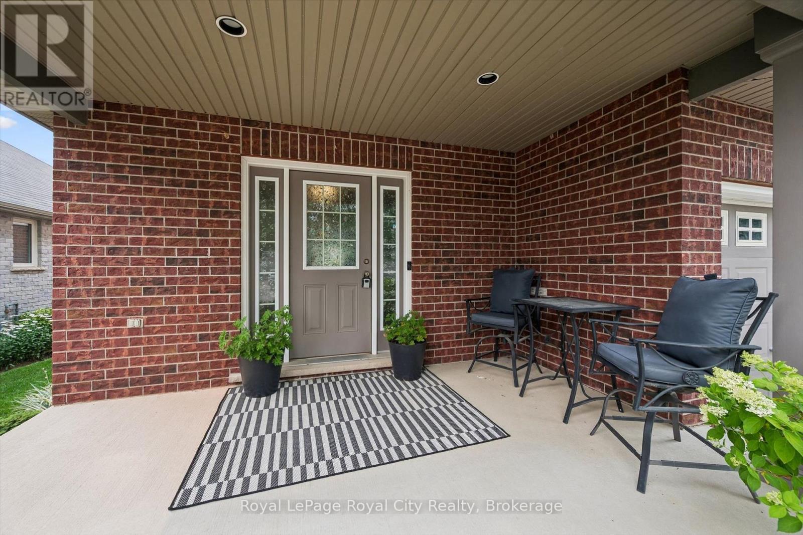 138 Flanders Road, Waterloo, ON - Outdoor With Deck Patio Veranda With Exterior