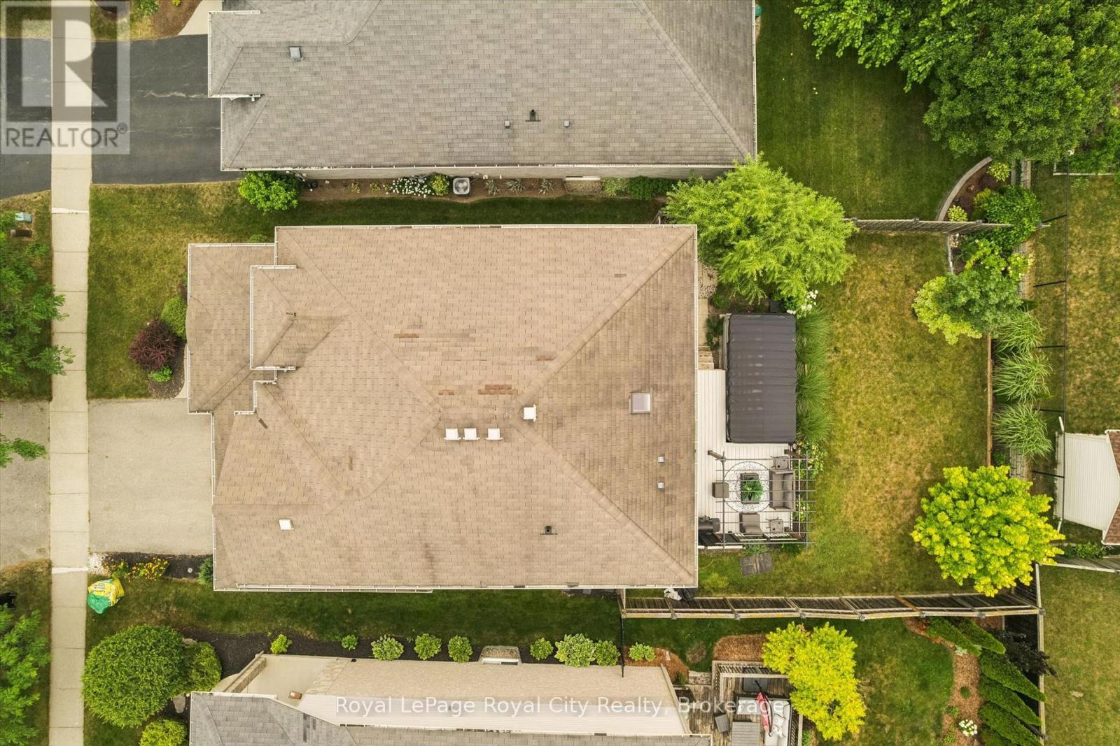 138 Flanders Road, Waterloo, ON - Outdoor