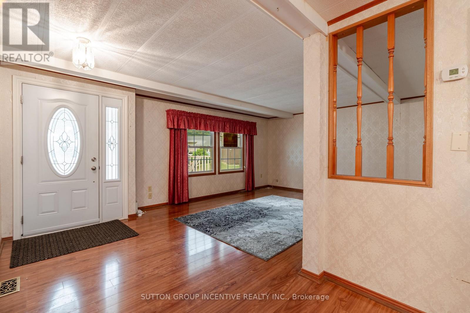 6 Willow Landing, Innisfil, ON - Indoor Photo Showing Other Room