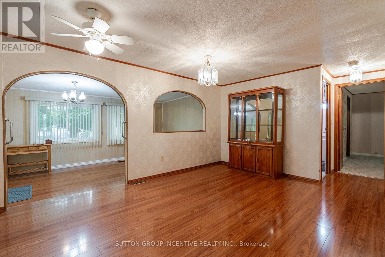 6 Willow Landing, Innisfil, ON - Indoor Photo Showing Other Room