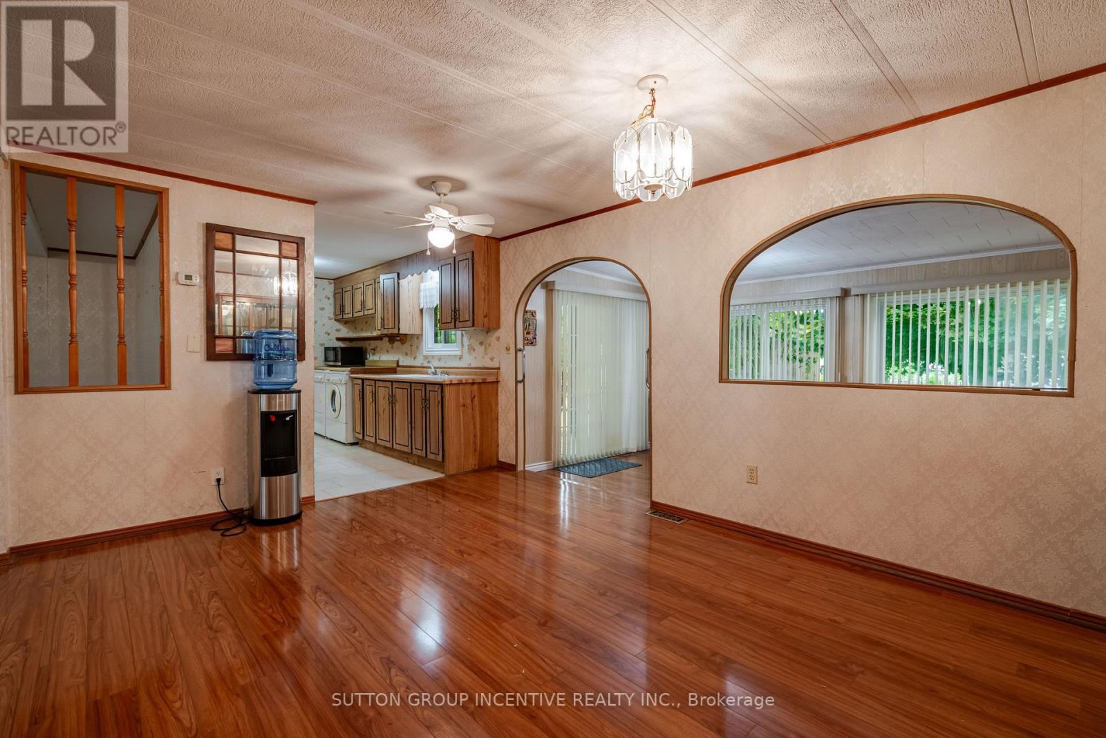 6 Willow Landing, Innisfil, ON - Indoor Photo Showing Other Room