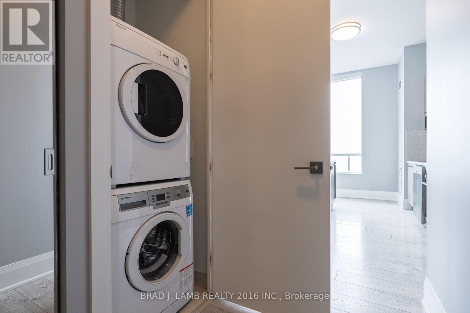 #4403 - 36 Park Lawn Road, Toronto, ON - Indoor Photo Showing Laundry Room